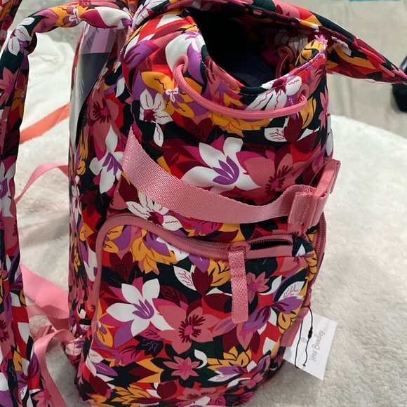 🆕💗🧡Vera Bradley Utility Backpack in Recycled Cotton, Rose Floral - Picture 4 of 10